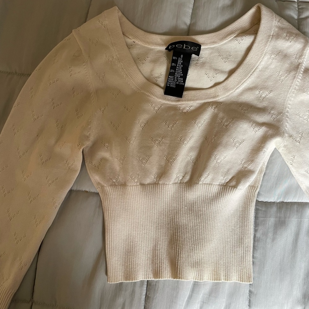 Bebe cream stretchy crop top. 🤍